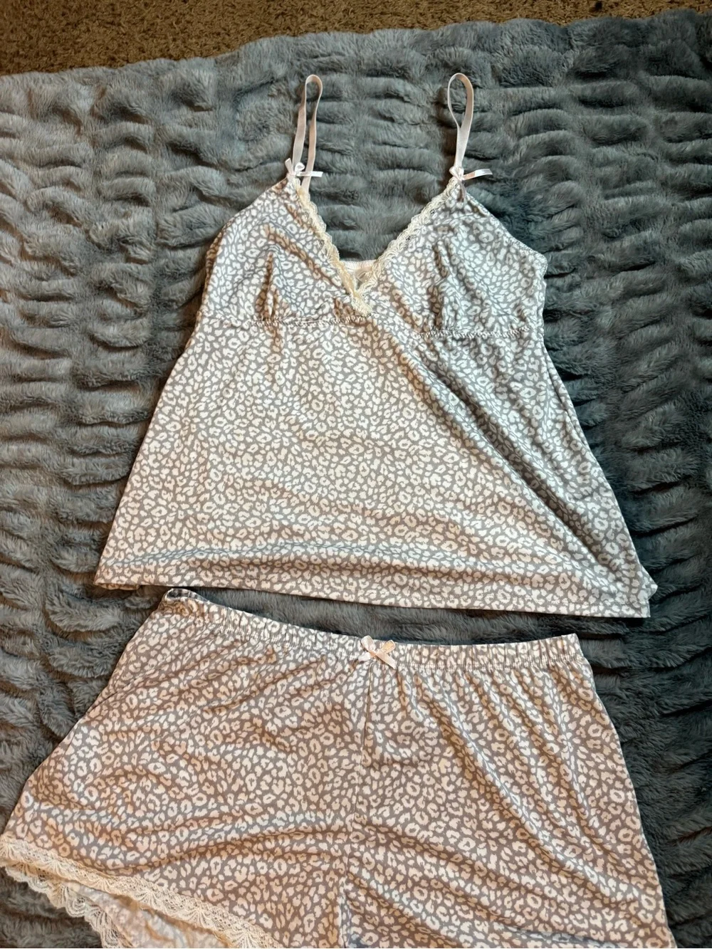 Marilyn Monroe Light Gray & White Animal Print Lace-Trim Pajama Set